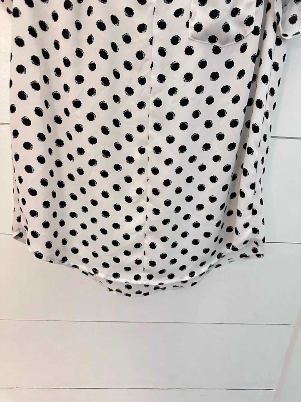 41 HAWTHORN M Carol Tulip sleeve white-black polkadot V neck top business casual - Picture 7 of 15
